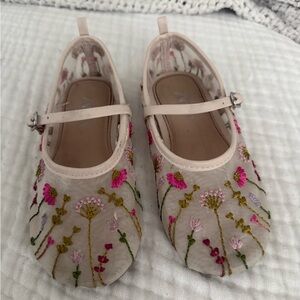 Zara Girls' Pink Floral Embroidered Mary Jane Flats